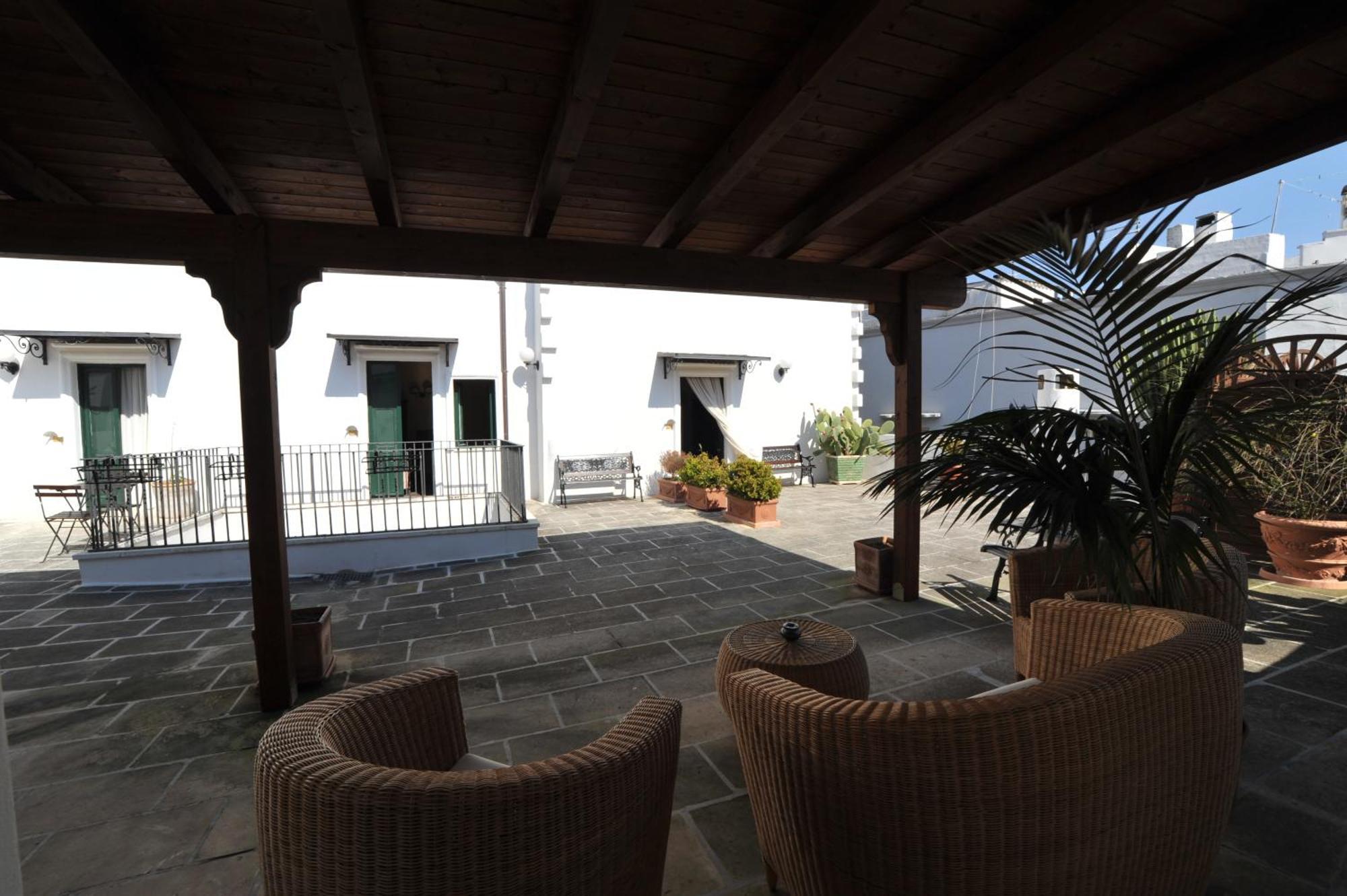 Palazzo Senape De Pace Bed & Breakfast กัลลีโปลี ภายนอก รูปภาพ
