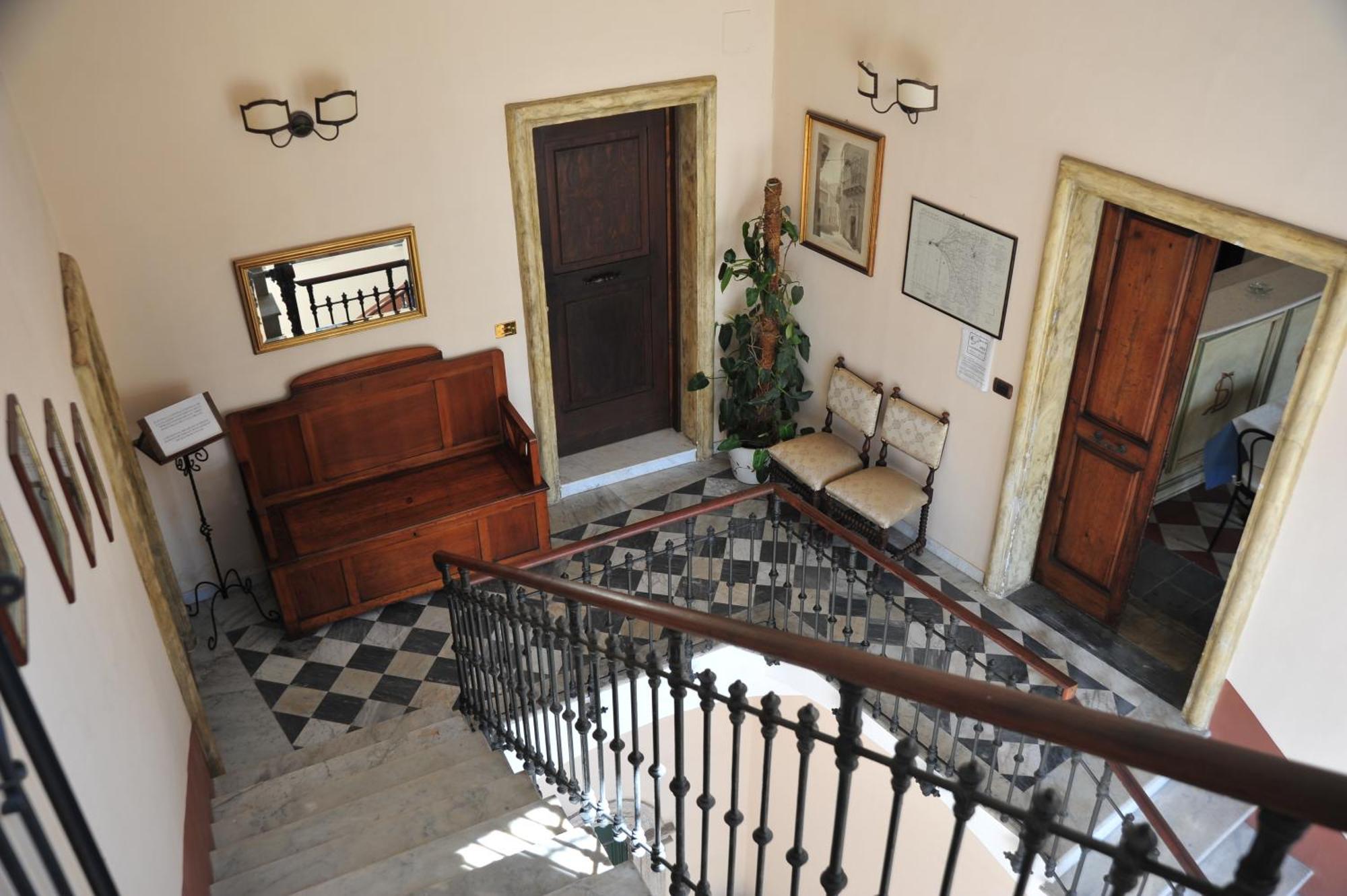 Palazzo Senape De Pace Bed & Breakfast กัลลีโปลี ภายนอก รูปภาพ