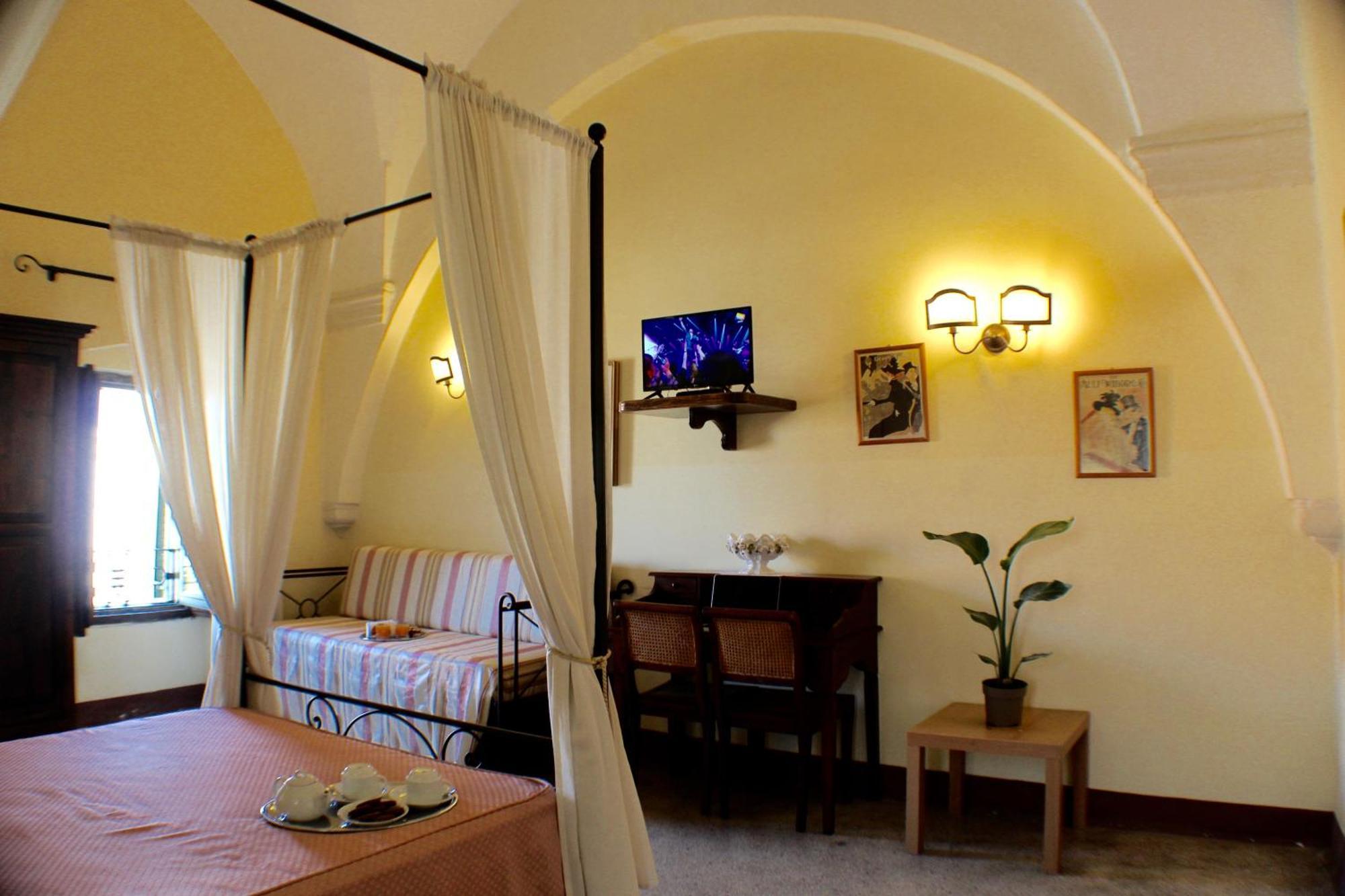 Palazzo Senape De Pace Bed & Breakfast กัลลีโปลี ภายนอก รูปภาพ