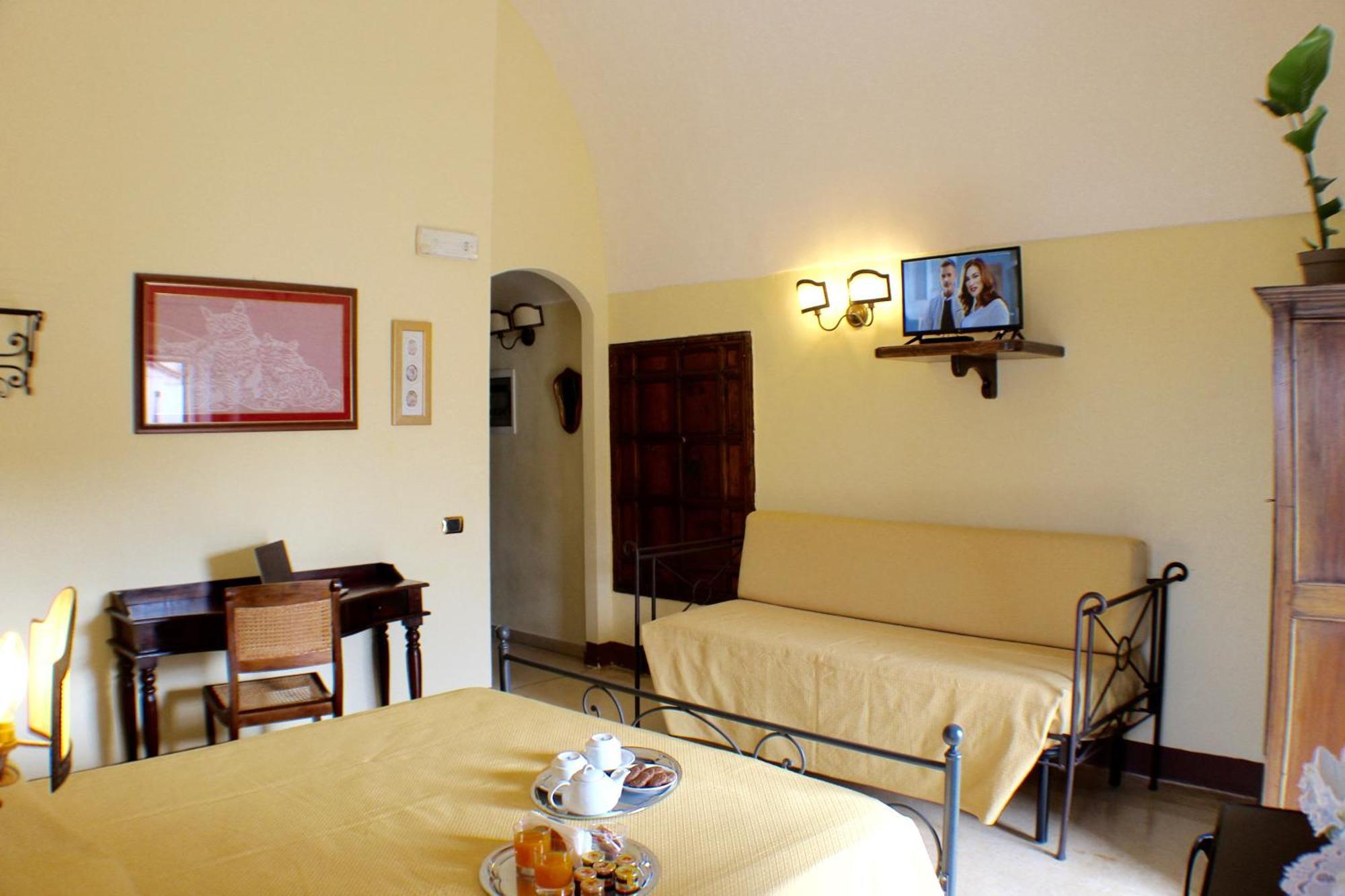 Palazzo Senape De Pace Bed & Breakfast กัลลีโปลี ภายนอก รูปภาพ