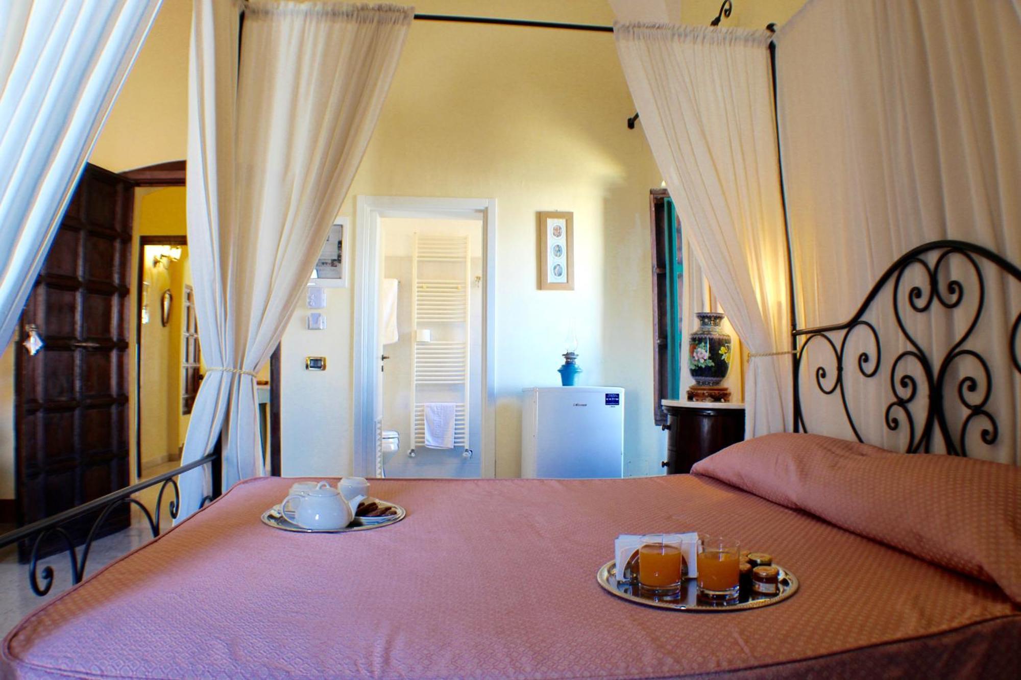 Palazzo Senape De Pace Bed & Breakfast กัลลีโปลี ภายนอก รูปภาพ