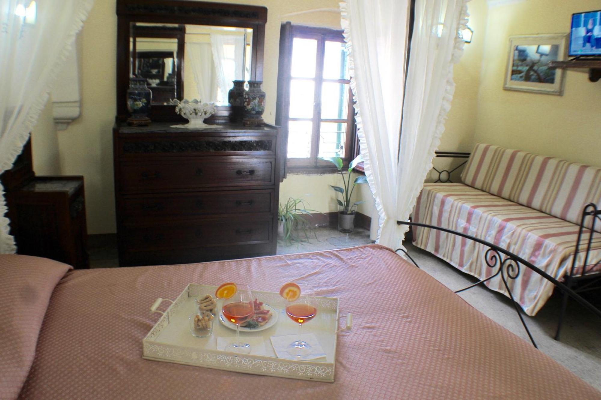 Palazzo Senape De Pace Bed & Breakfast กัลลีโปลี ภายนอก รูปภาพ