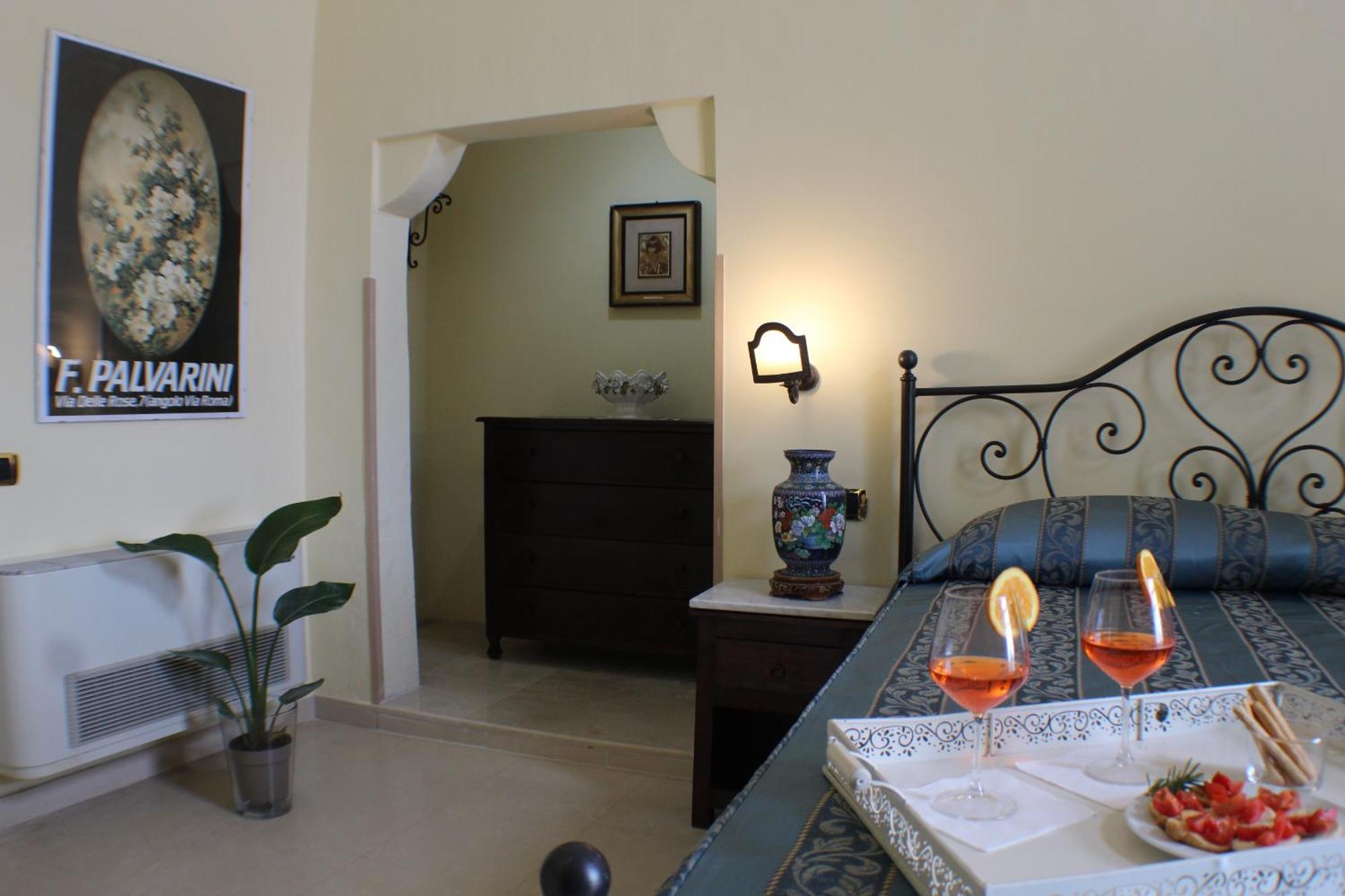 Palazzo Senape De Pace Bed & Breakfast กัลลีโปลี ภายนอก รูปภาพ
