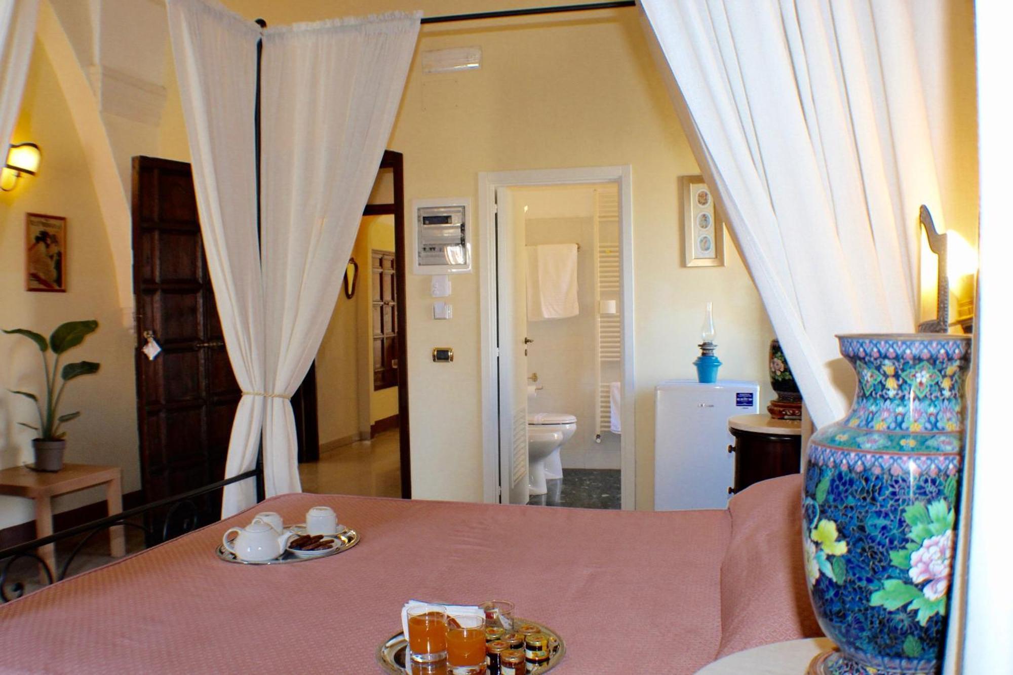 Palazzo Senape De Pace Bed & Breakfast กัลลีโปลี ภายนอก รูปภาพ